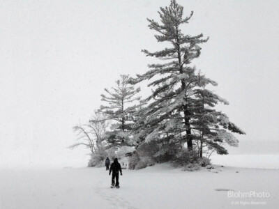 Trekking to Minute Island